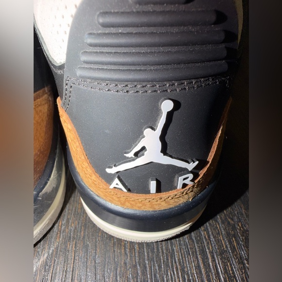 Jordan 3 Retro Desert Elephant size 8 - Picture 6 of 10